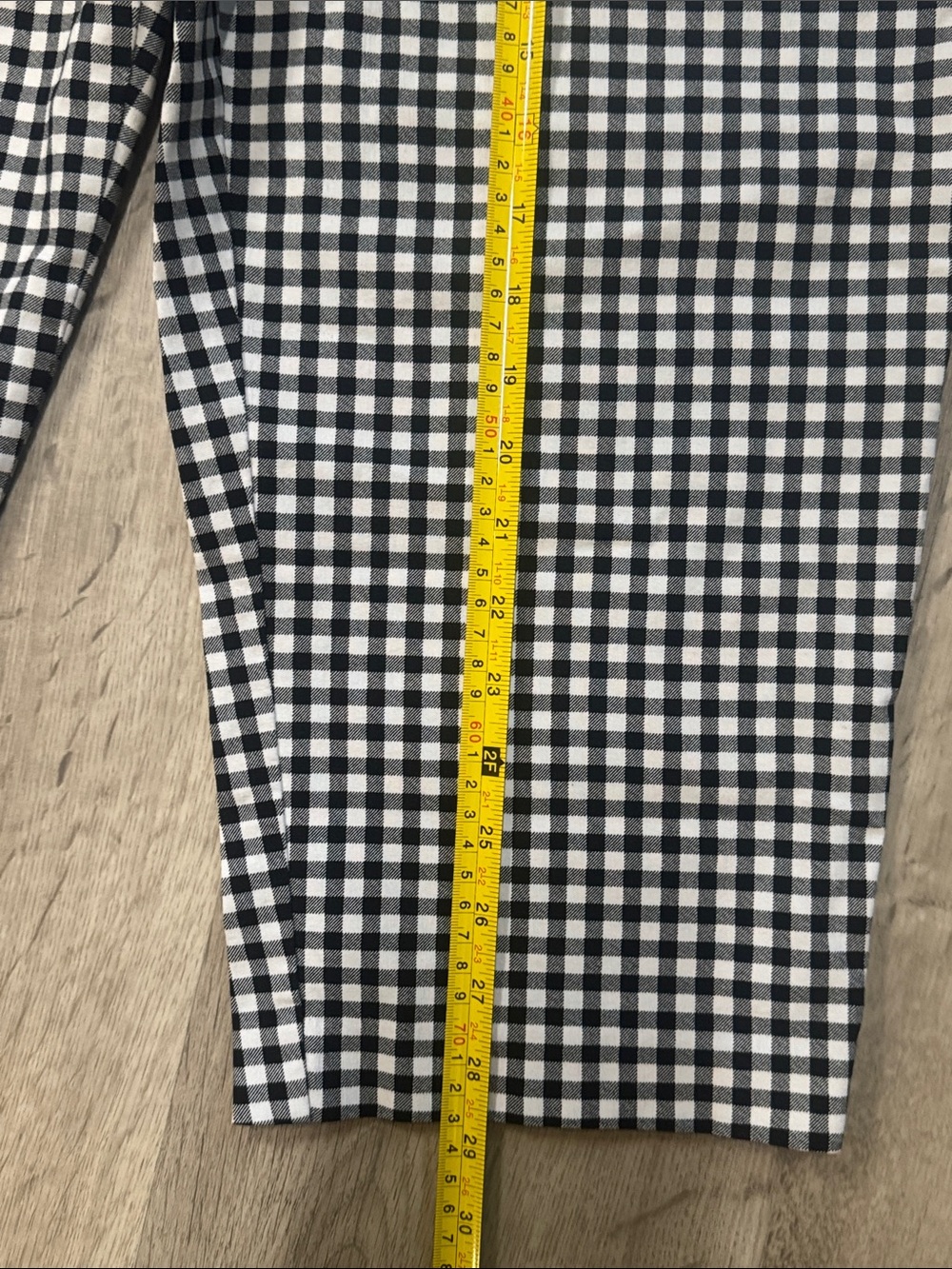 Time and Tru Bundle. Ladies BlackCapri Pants and Black-&-White Gingham Capri Set - Picture 7 of 9
